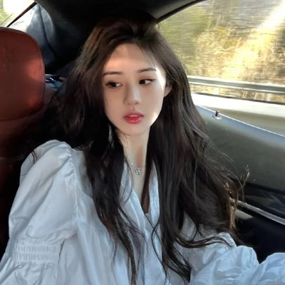 老艺术家孙女走后门进组，深夜内幕曝光，被批炫富